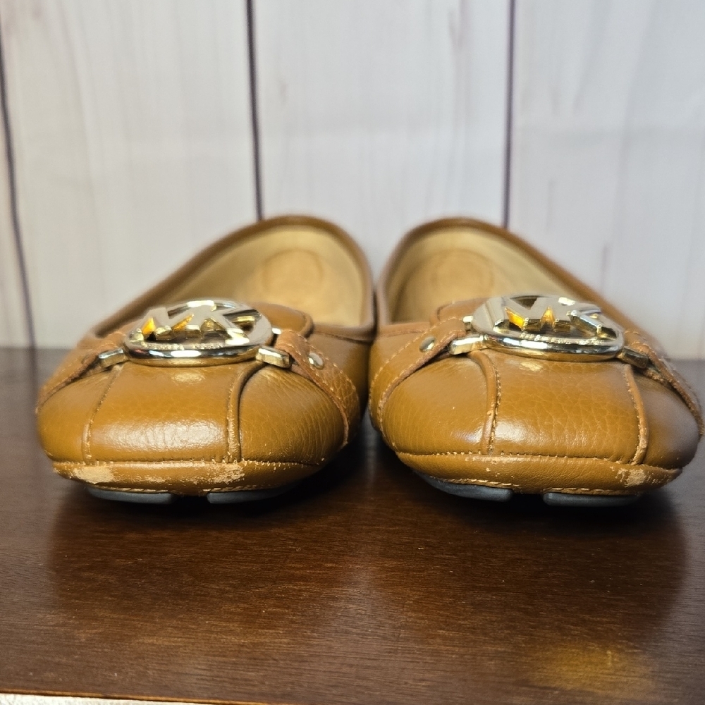 Michael Kors Classic Womens Brown Leather Loafer Flats With Gold Emblem Size 10M - Picture 2 of 7
